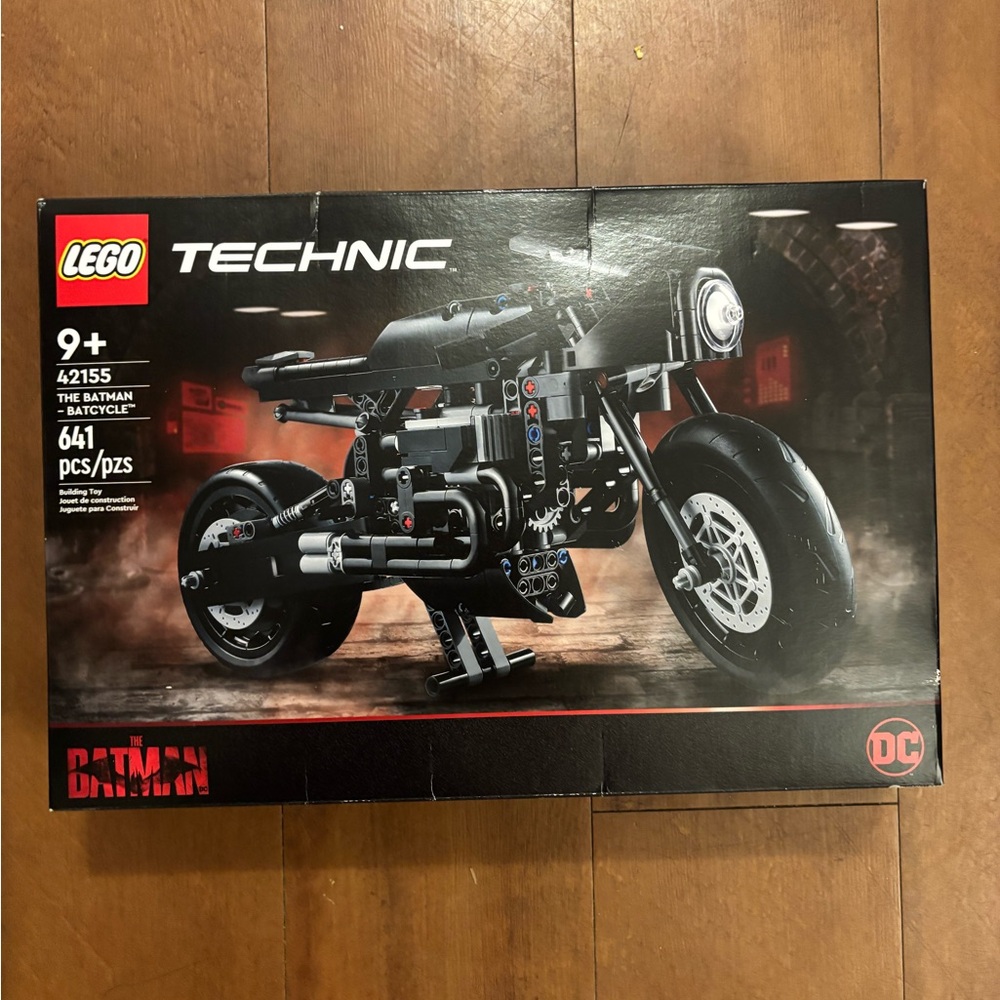 Lego Technic The Batman Motorcycle (Retired) Unopened